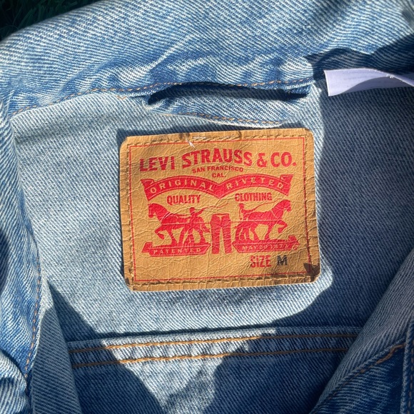 Levi’s jean jacket - Picture 2 of 2